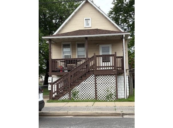 2300 Schrage Avenue, Whiting, IN 46394