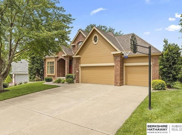 510 W Centennial Road, Papillion, NE 68046