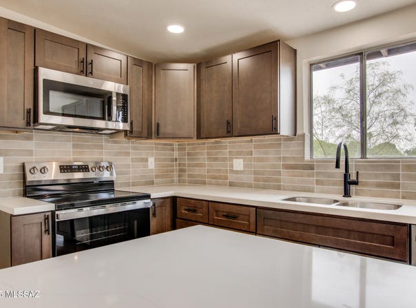3878 S Queen Palm Drive, Tucson, AZ 85730