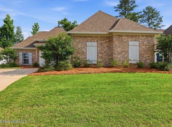 119 Herons Bay Circle, Madison, MS 39110