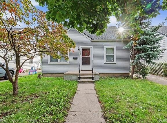 4705 Weddell Street, Dearborn Heights, MI 48125