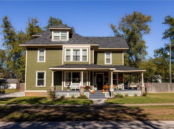 617 E Delaware Street, Siloam Springs, AR 72761