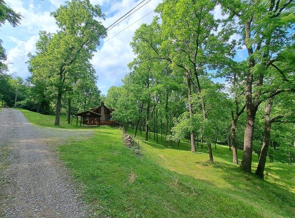 187 High Meadow Rd, Glenville, WV 26351