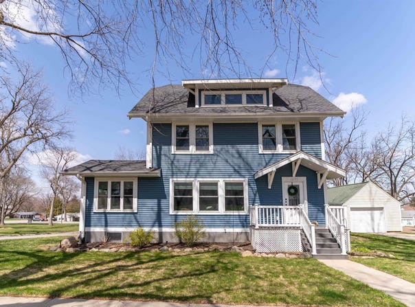 1207 H Avenue, Grundy Center, IA 50638