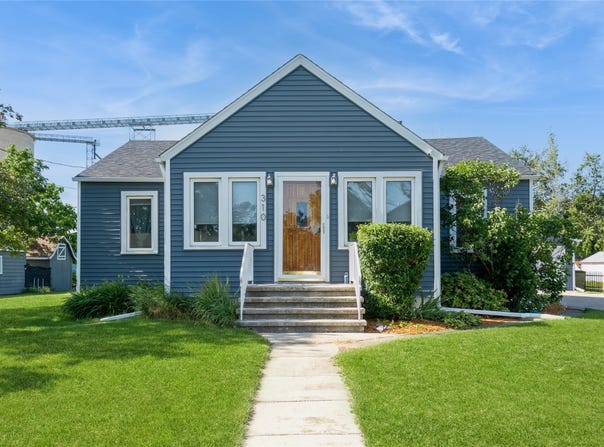 310 E 1st Street, Woodward, IA 50276
