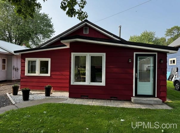 318 Seifert, L'Anse, MI 49946