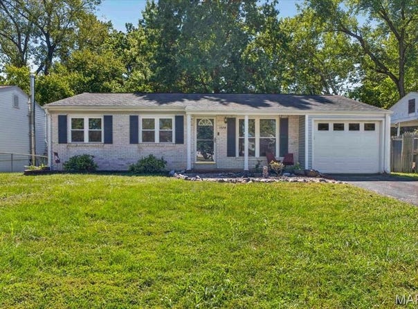 11974 Brookmont Drive, Maryland Heights, MO 63043