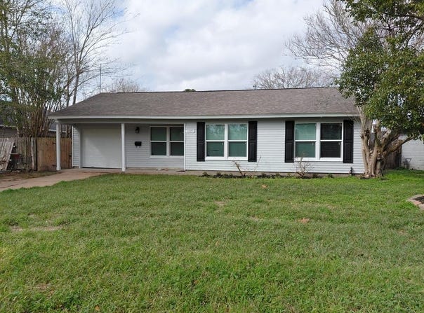 1105 MILLER, Angleton, TX 77515