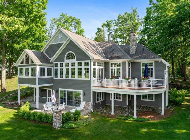 690 WOODHILL, HARBOR SPRINGS, MI 49740