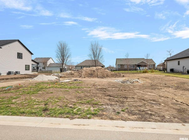 416 Manor Hill Drive, Chatham, IL 62629