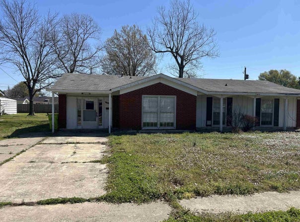1905 S Spring St, Stuttgart, AR 72160