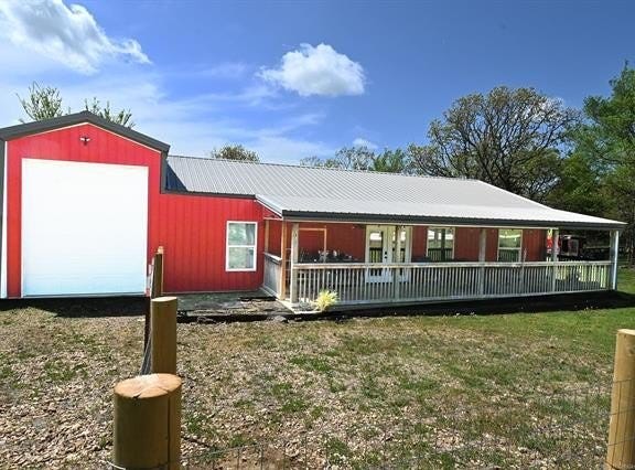 449272 E 982 Road, Vian, OK 74962
