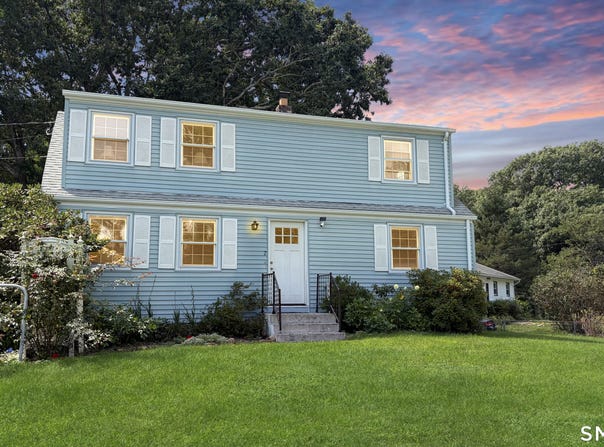 7 Massachusetts Road, Montville, CT 06370