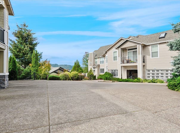3395 SUMMERLINN DR, West Linn, OR 97068