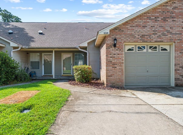 1828 Sod Drive, Fort Walton Beach, FL 32547
