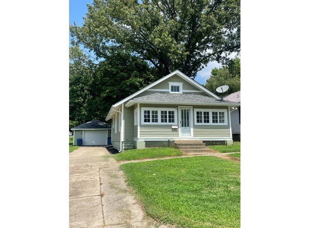 210 E 2nd Street, MOUNT CARMEL, IL 62863
