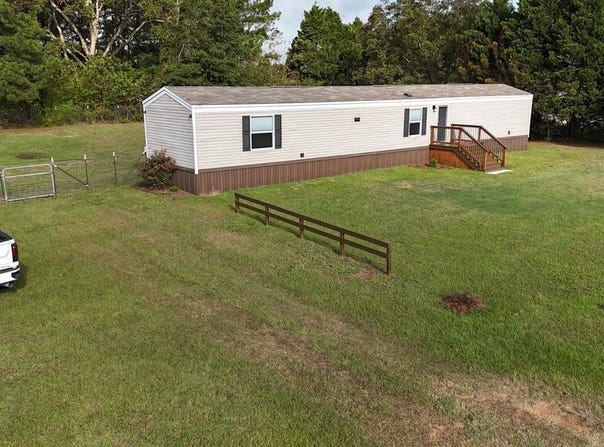 181 Bradford Circle, Headland, AL 36345