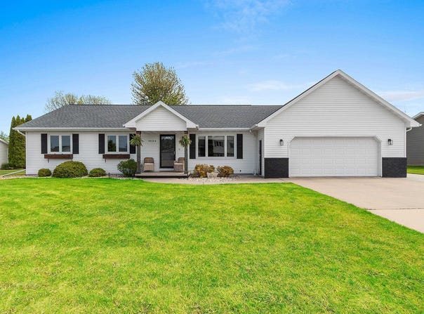 N9634 CHADBURY Lane, APPLETON, WI 54915