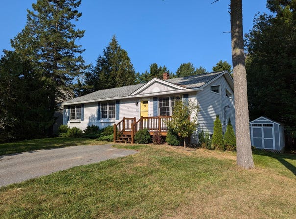 99 Yankee Avenue, Bangor, ME 04401