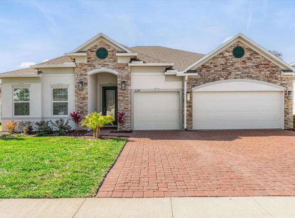 2214 Elegant Manor Circle, Edgewater, FL 32141