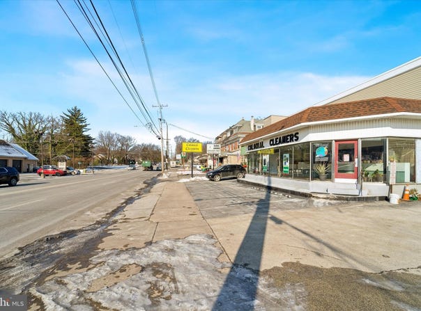 1445 W MAIN STREET, NORRISTOWN, PA 19403