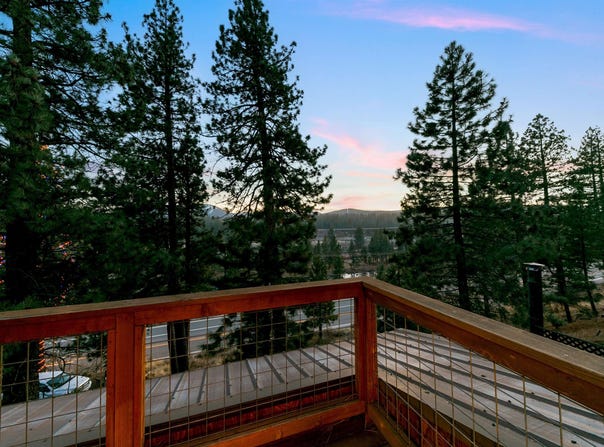 10068 Olympic Boulevard, Truckee, CA 96161