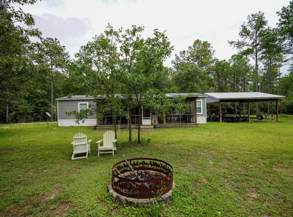 817 N Planters Drive, Laurel Hill, FL 32567
