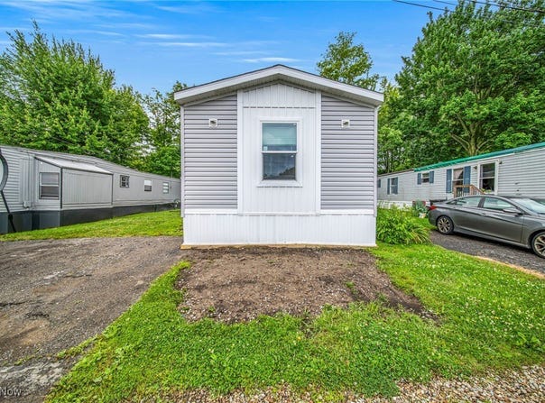 15 Eddie Road, Madison, OH 44057