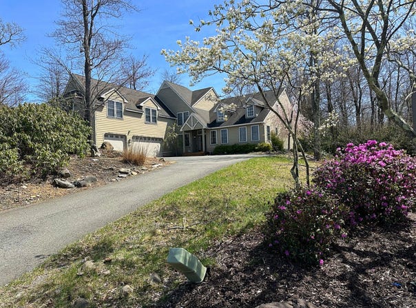 554 Pinecrest Drive, Pocono Pines, PA 18350