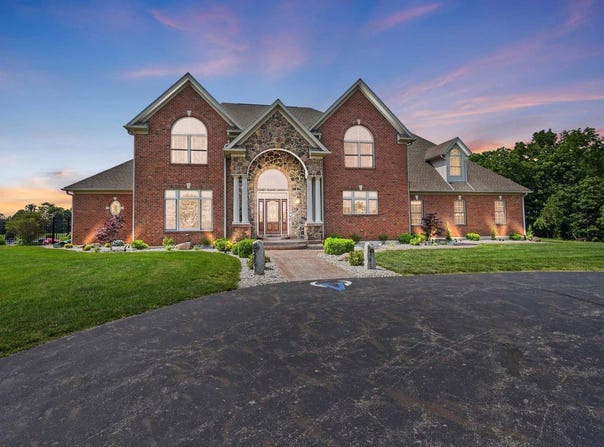10568 N Casstown Sidney Road, Piqua, OH 45356