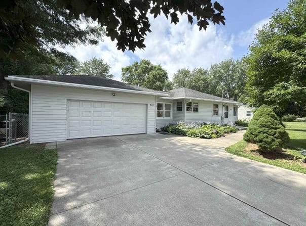 215 E Dean Avenue, Madison, WI 53716