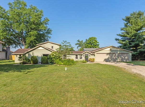 6835 McCords Avenue SE, Alto, MI 49302