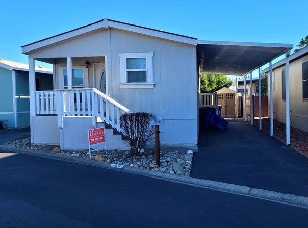 320 Sunny Hills Dr, Rancho Cordova, CA 95670