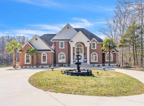 109 Brandon Dr, Hodges, SC 29653
