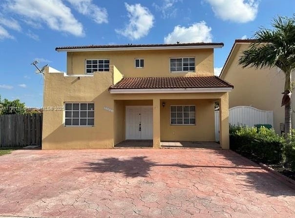 9825 NW 122nd Ter, Hialeah Gardens, FL 33018