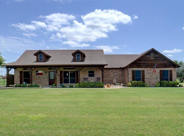 12210 Hill Country Circle, Ponder, TX 76259
