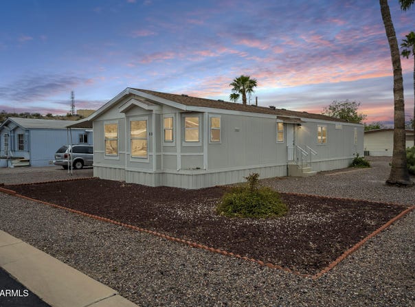 156 N HAWES Road, Mesa, AZ 85207