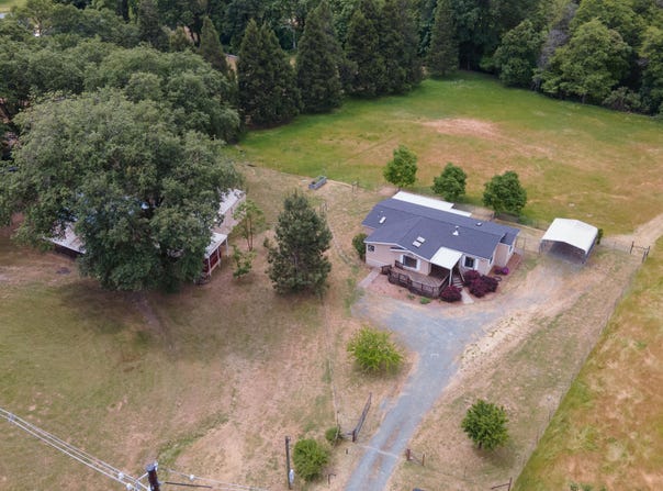 2720 Hugo Road, Merlin, OR 97532