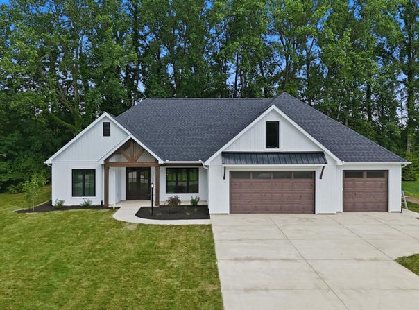 8078 E Country Club Lane, Syracuse, IN 46567
