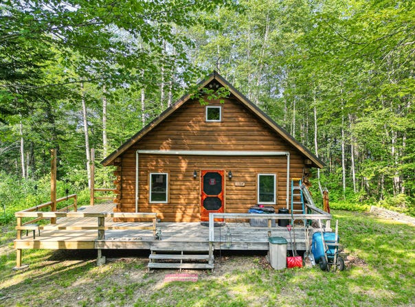 59 McDonald Road Road, Parkman, ME 04443
