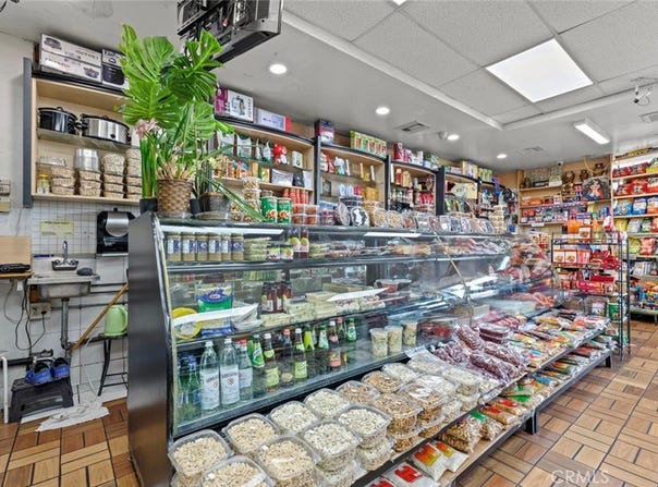 906 S Gkenoaks Boulevard, Burbank, CA 91502