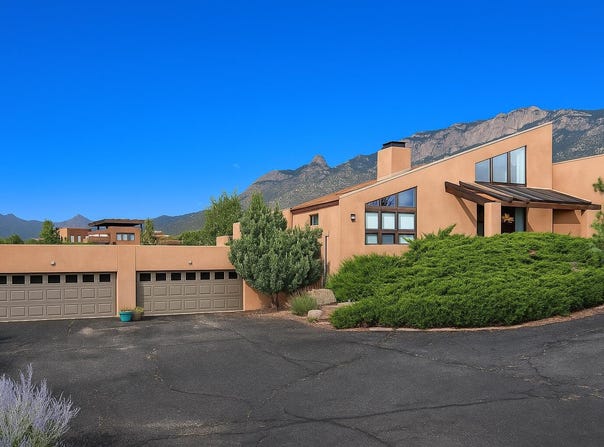 450 LIVE OAK Lane NE, Albuquerque, NM 87122