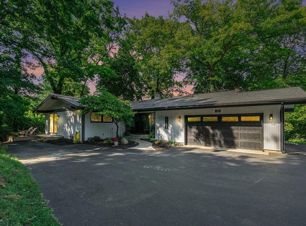 191 S Lake Doster Drive, Plainwell, MI 49080