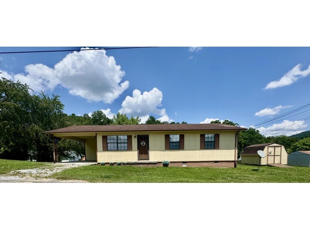 200 Poplar Street, Sneedville, TN 37869