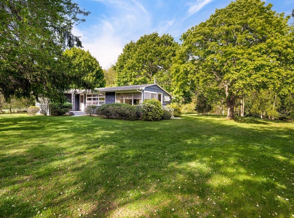 33B South Midway Rd, Shelter Island, NY 11964