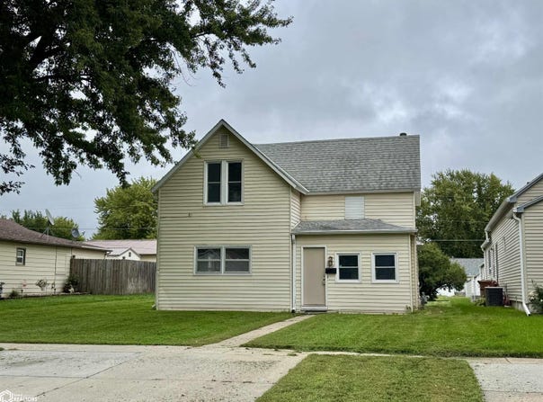 314 N Crawford Street, Carroll, IA 51401
