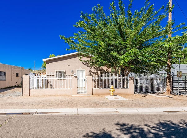3528 CYPRESS Drive SW, Albuquerque, NM 87105
