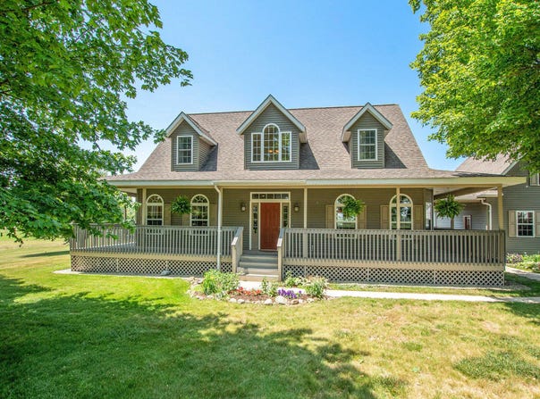 672 66th Street, South Haven, MI 49090