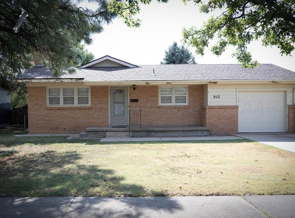 910 Powell Avenue, Dumas, TX 79029