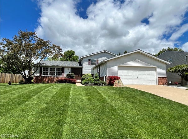 931 Smokerise Drive, Medina, OH 44256